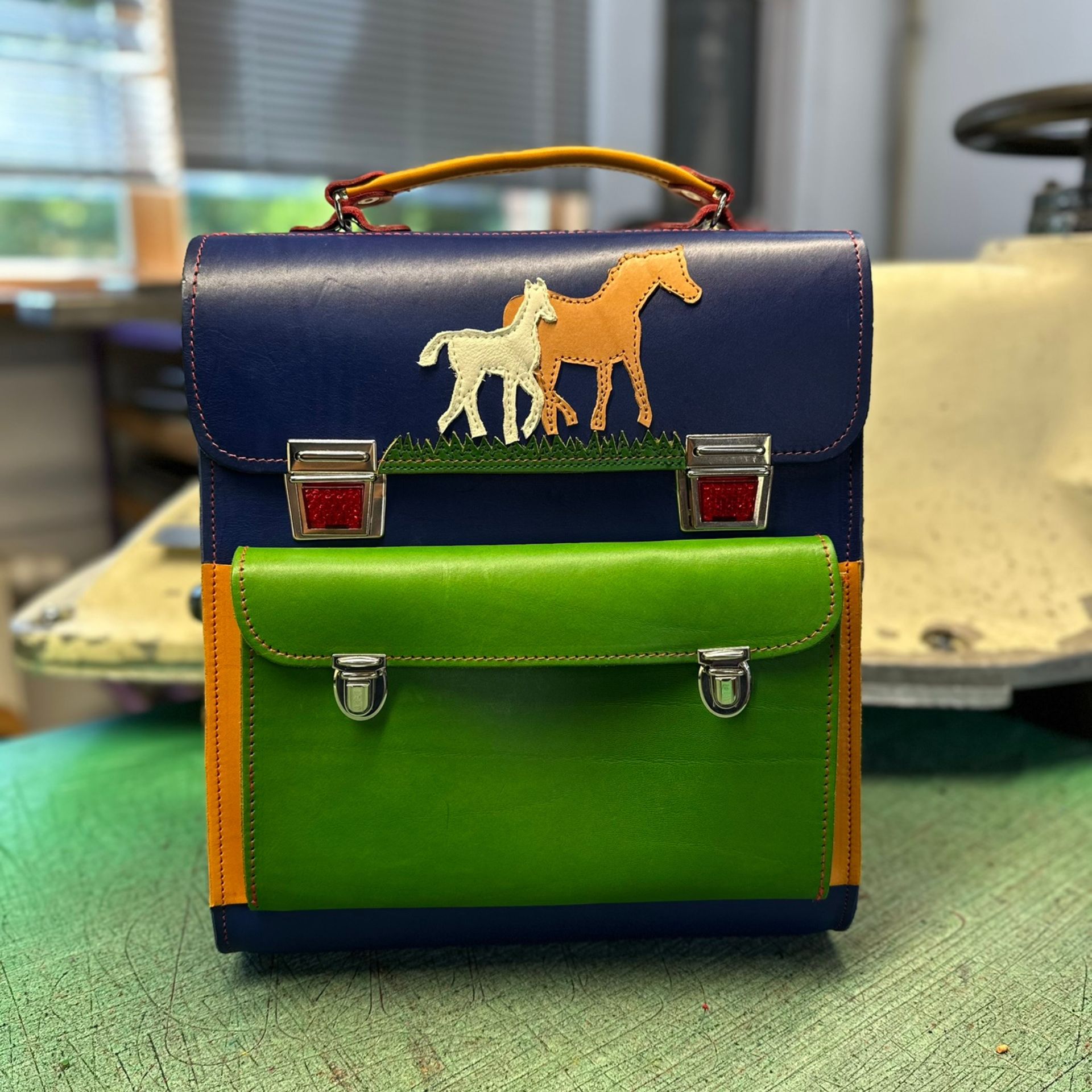 Ranzen Bunt mit Pferd und Fohlen - sofort Versandfertig Ranzen Bunt mit Pferd und Fohlen - sofort Versandfertig